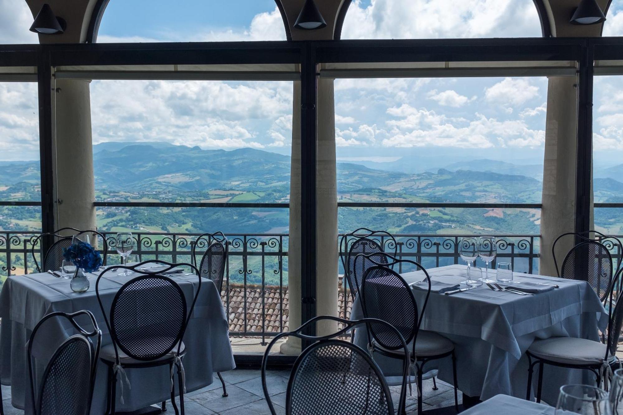 Hotel Titano Сан Марино Екстериор снимка